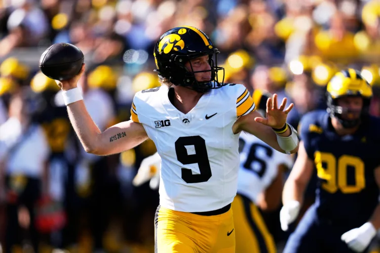 New Iowa starter Hank Brown's winning TD pass against Michigan a sign of trust built with receivers